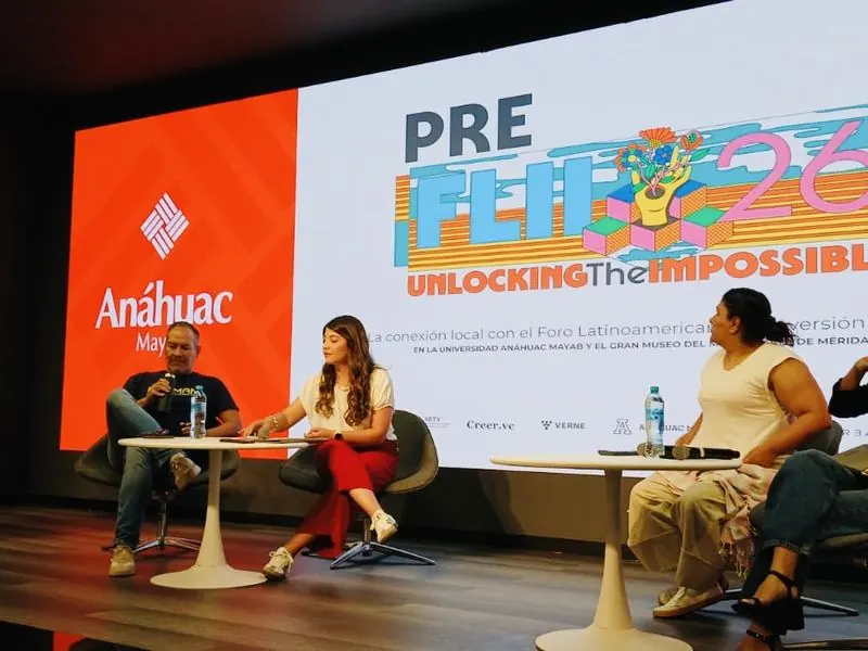 Mesa panel en el Pre-FLII 2026, Universidad Anáhuac Mayab