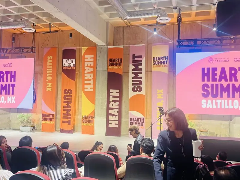 Escenario del Hearth Summit Saltillo 2025, Universidad Carolina